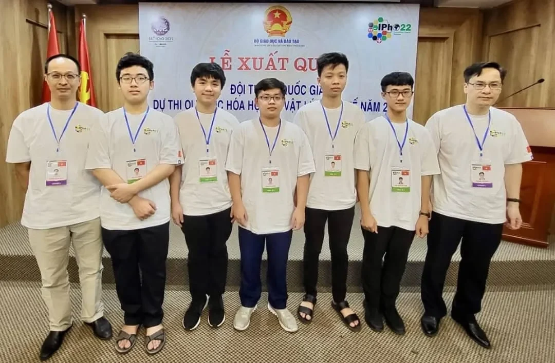 Kinh nghiệm thi Olympic Vật lý Quốc tế (IPhO)